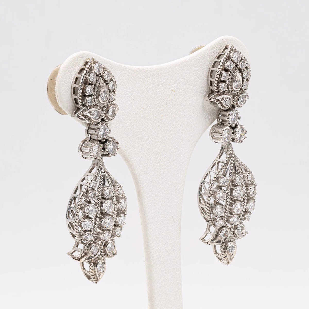 Boucles d'Oreilles Vintage En Or Blanc 8 Carats Et Diamants 3 Carats-photo-4