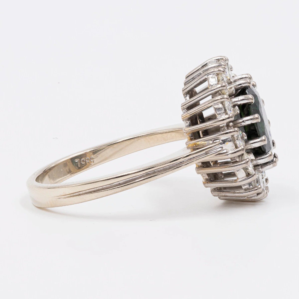 Bague Marguerite Vintage En Or Blanc 14k4 Avec Saphir (2.3 Ct) Et Diamants (0.75 Ct)-photo-3