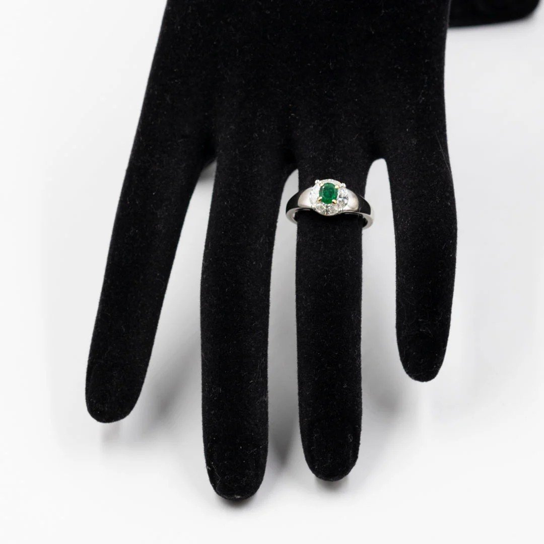 Vintage 18k White Gold Ring With Marquise-cut Diamonds (0,80ctw) And Emerald (0,30ct), 80s-photo-3