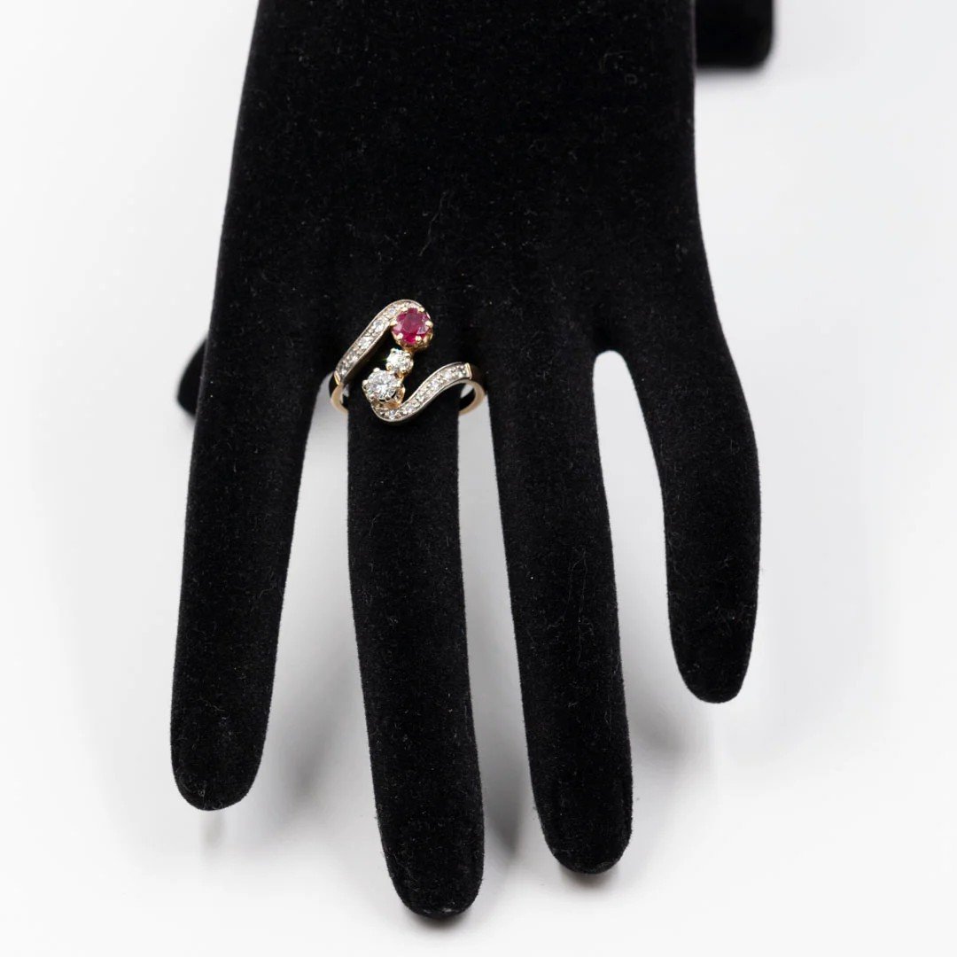 Art Nouveau Ring In 18k Yellow And White Gold With Ruby (0.55ct Approx.) And Diamonds-photo-4