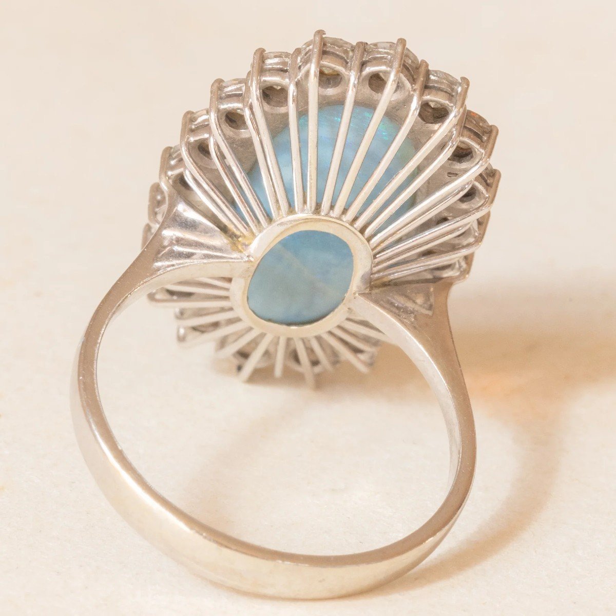 Vintage 18k White Gold Daisy Ring With Doublet Opal And Brilliant Cut Diamonds-photo-3