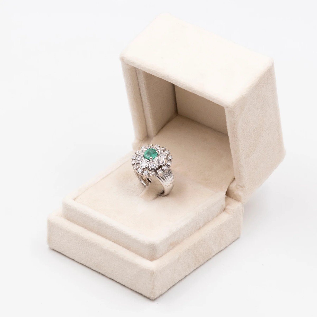 Vintage 14k White Gold Ring With Emerald (0,60ct) And Diamonds (2ctw), 60s-photo-1