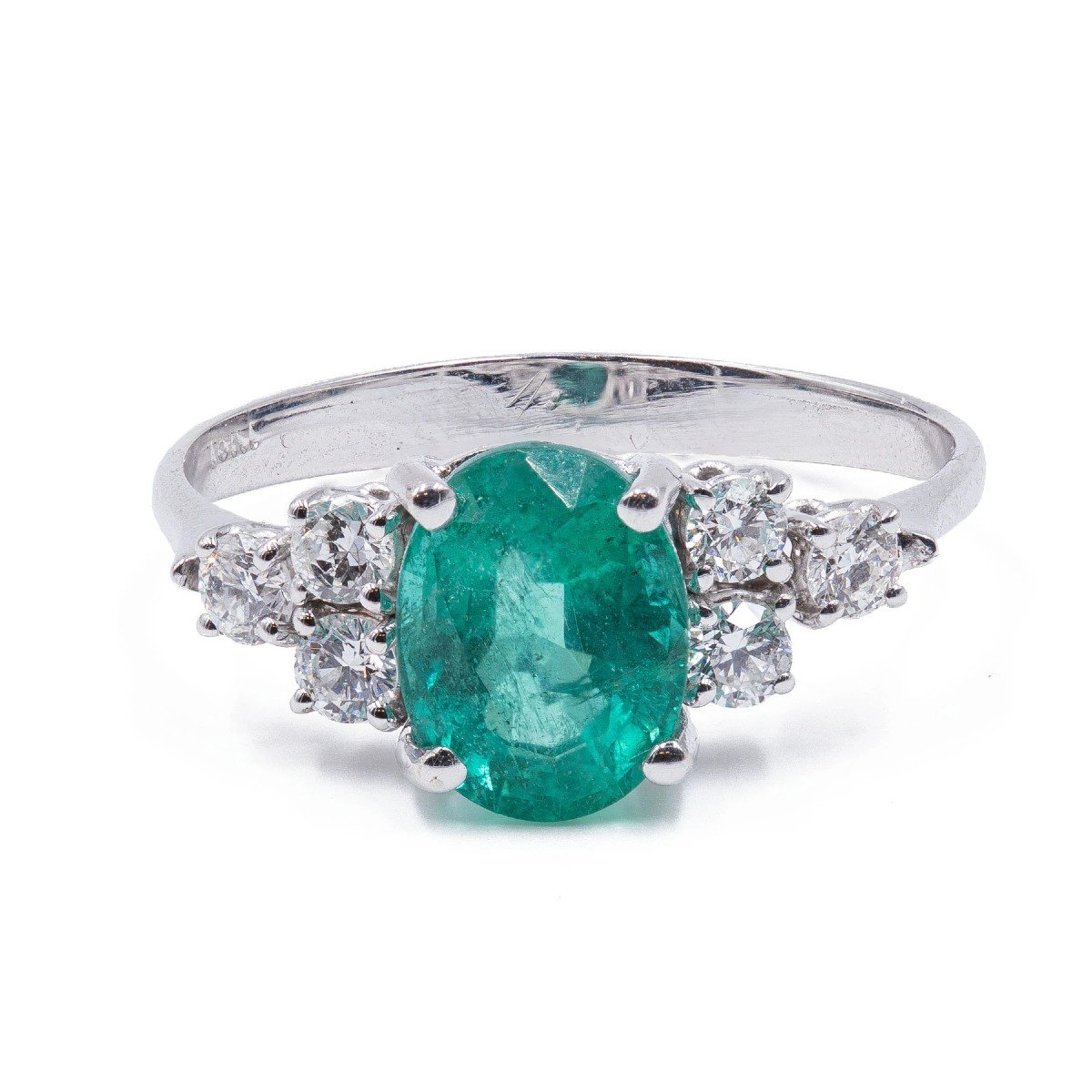 Modern Ring In 18k White Gold With Central Emerald (2.15 Ct) And Diamonds