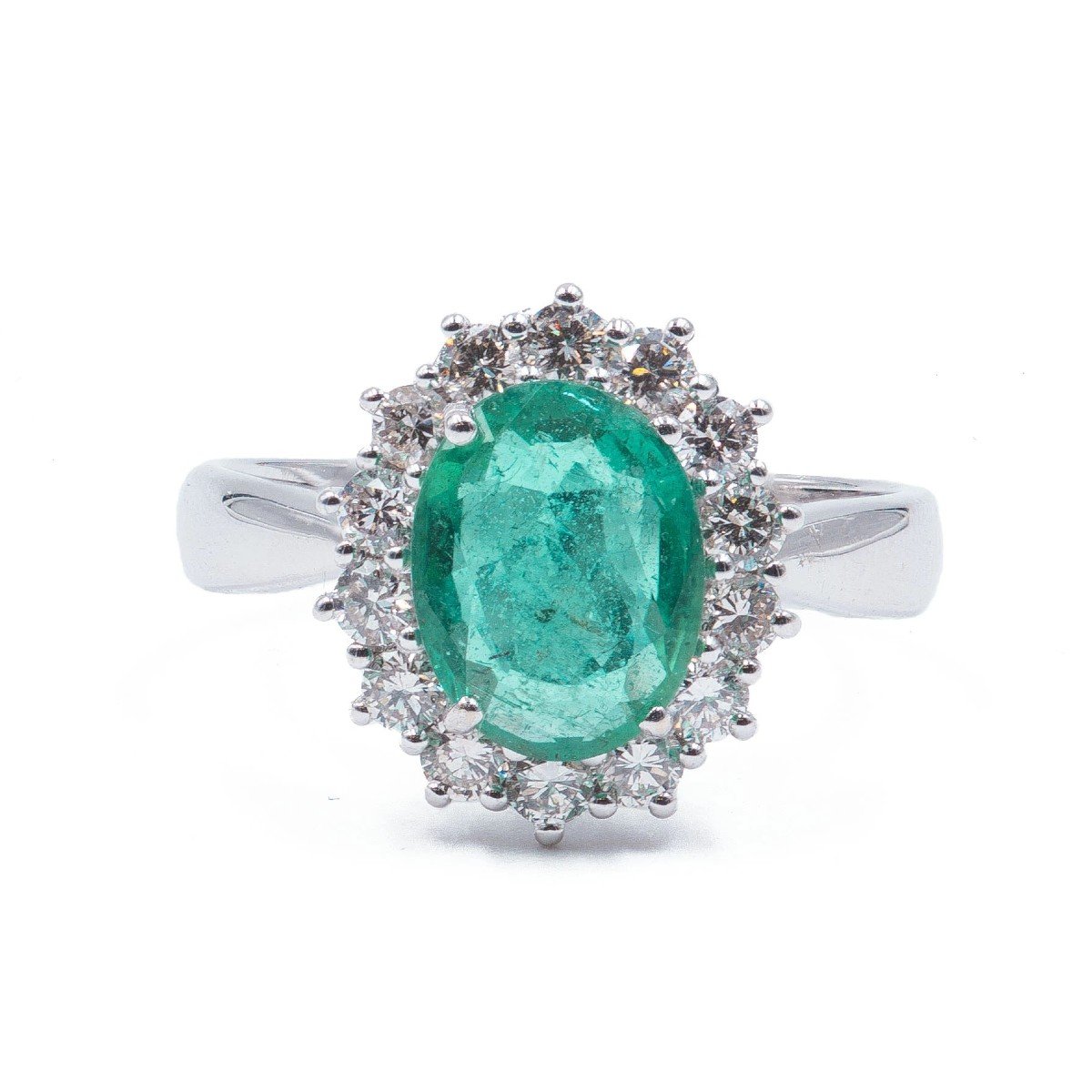 18k Gold Ring With Emerald Outline (1.6 Ct) And Brilliant Cut Diamonds (0.55 Ct) € 2.4