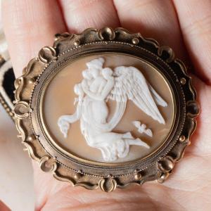 Antique 18k Gold Bracelet With Shell Cameo