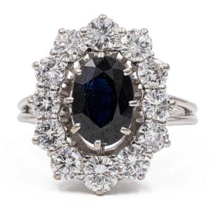 Bague Marguerite Vintage En Or Blanc 18 Carats Avec Saphir (2.40 Ct) Et Diamants (1.50 Ct), 60