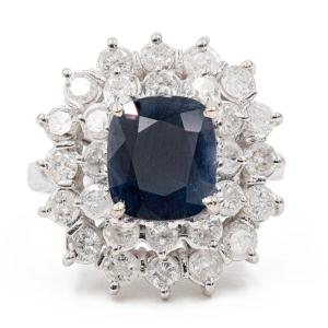 Bague Marguerite Vintage En Or Blanc 18 Carats Avec Saphir (3 Ct) Et Diamants (1.15 Ct)