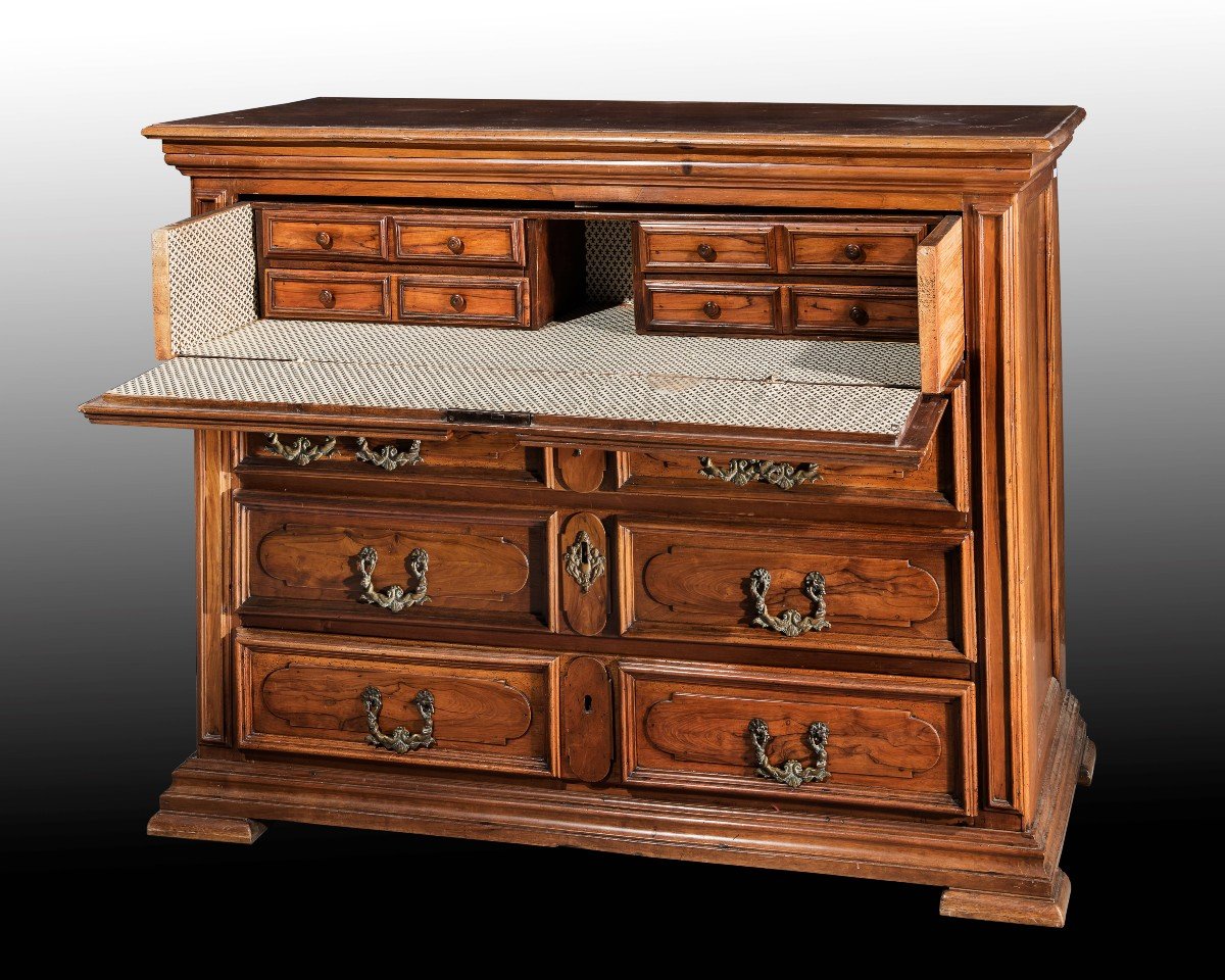 Walnut Chest Of Drawers, Lombardy, Early 18th Century.-photo-2