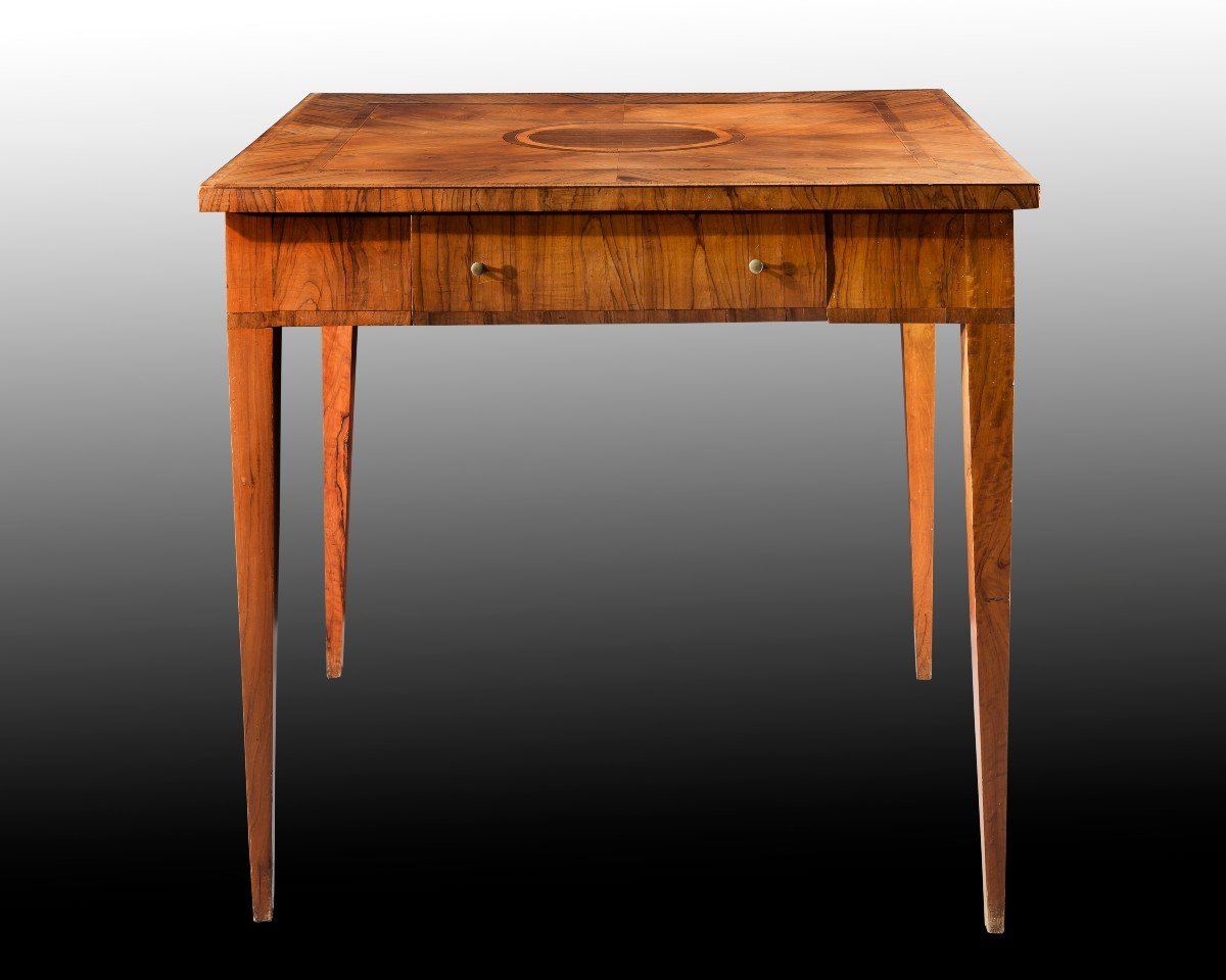 Small Table Veneered In Olive Wood And Inlaid In Different Woods, Tuscany, Late 18th Century.