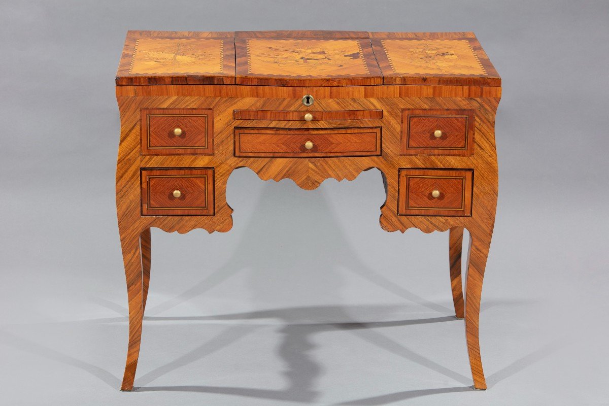 Dressing Table Veneered And Inlaid In Bois De Rose And Different Woods, France, 18th Century