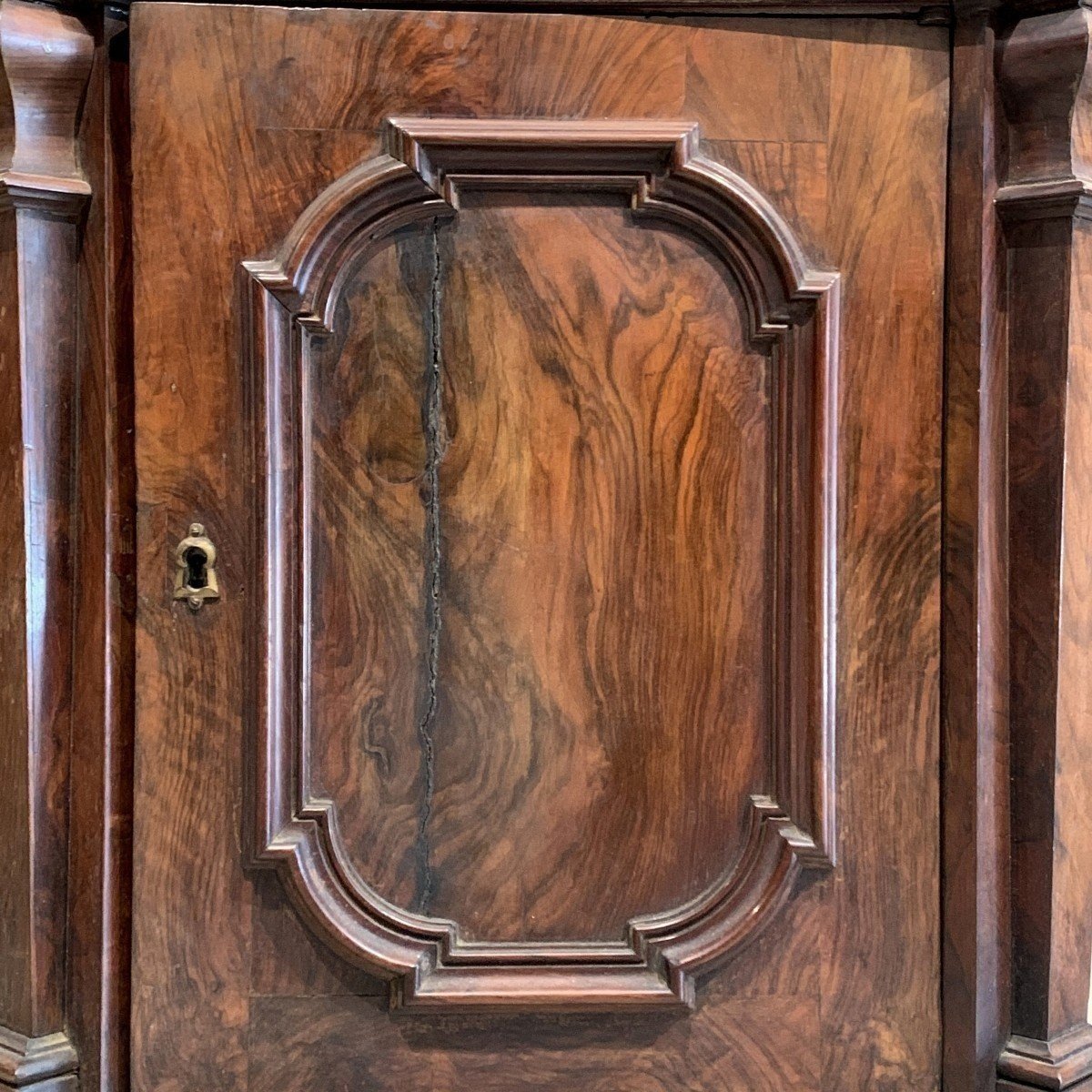 Bedside Table Of Roman Origin In Solid Wood From The 17th Century-photo-2