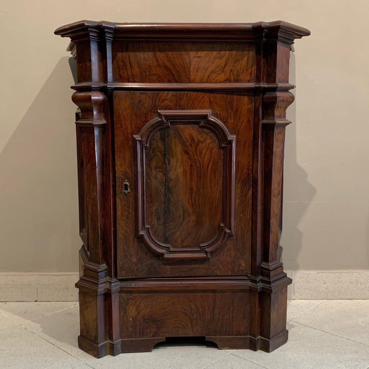 Bedside Table Of Roman Origin In Solid Wood From The 17th Century-photo-3