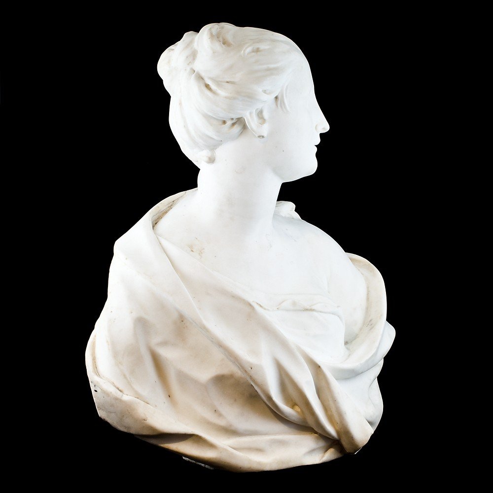 Sculpture Depicting A Half-length Portrait Of A Noblewoman-photo-3