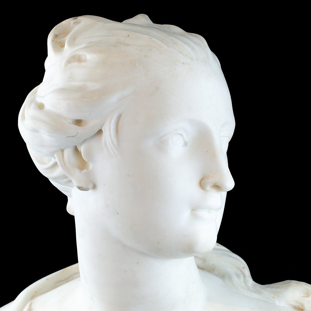 Sculpture Depicting A Half-length Portrait Of A Noblewoman-photo-3