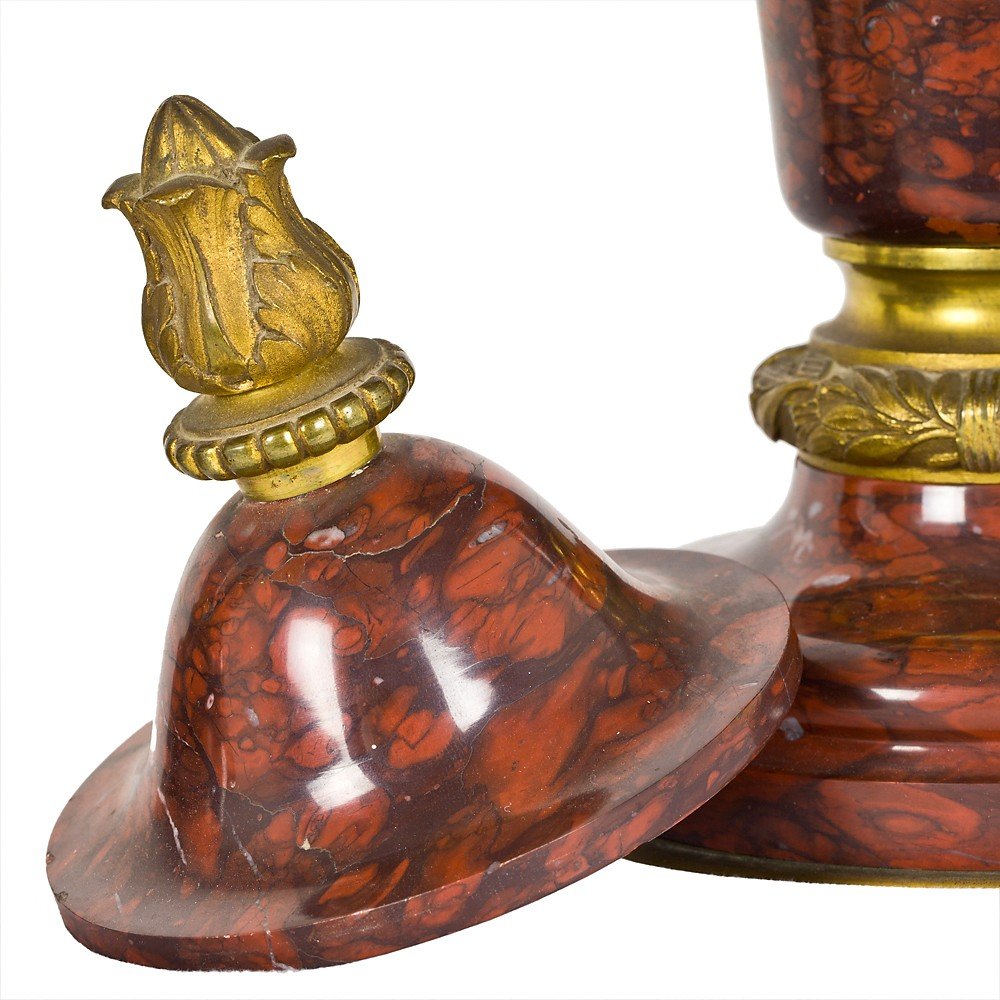 Coppia Di Vasi In Red Griotte Marble And Golden Bronze With Mercury-photo-4