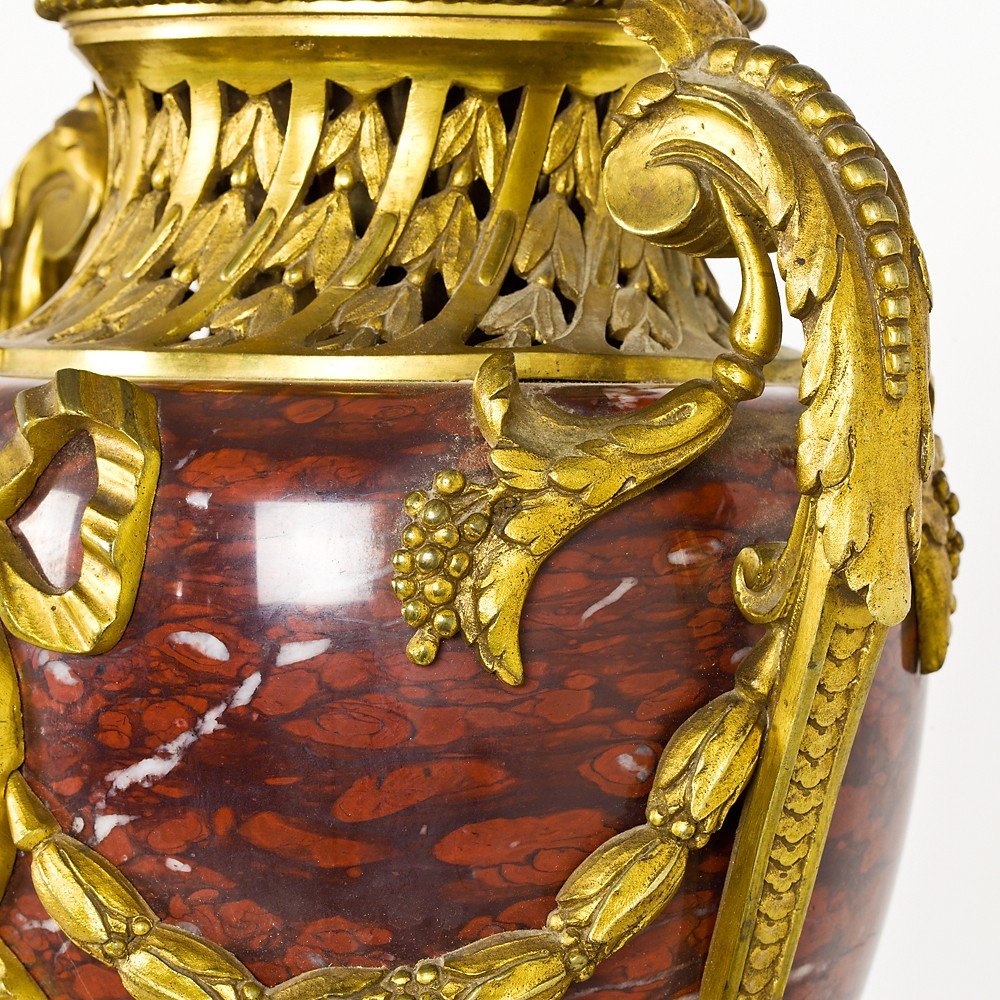 Coppia Di Vasi In Red Griotte Marble And Golden Bronze With Mercury-photo-3