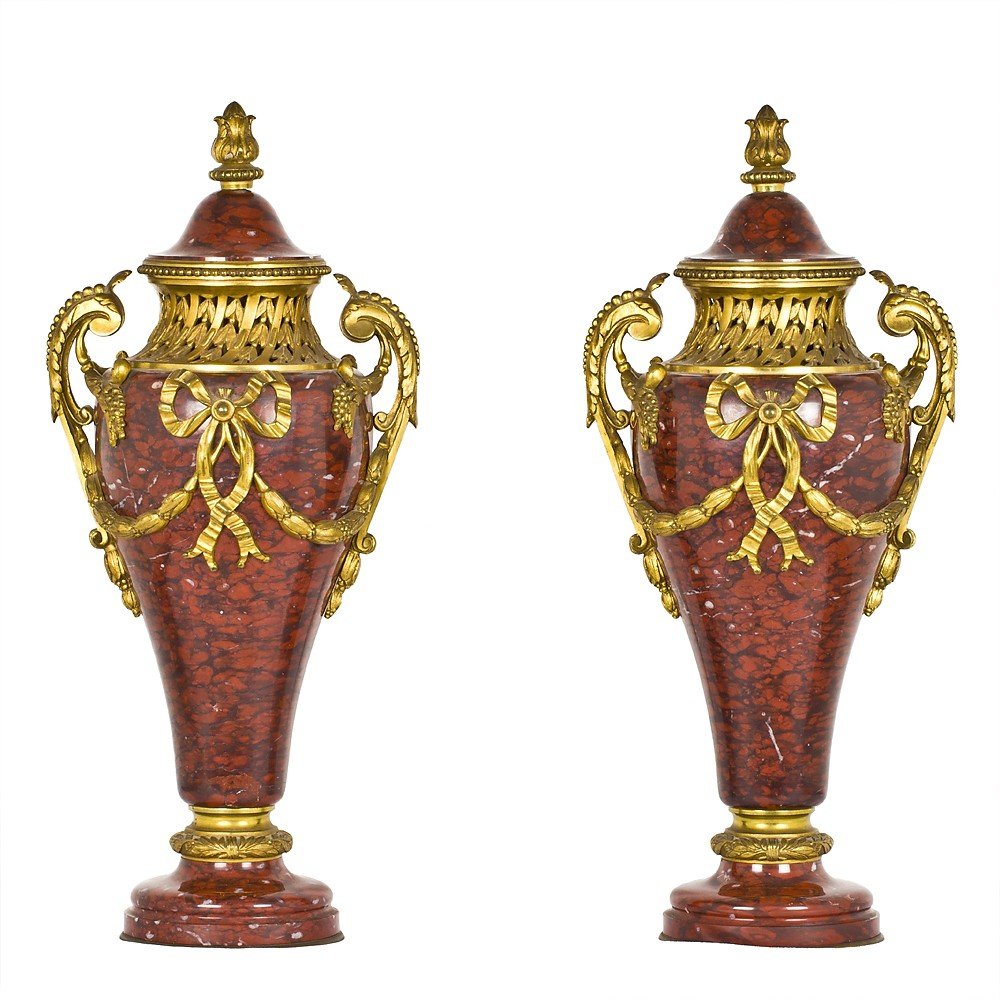 Coppia Di Vasi In Red Griotte Marble And Golden Bronze With Mercury