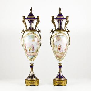 Paire De Vases De Sèvres