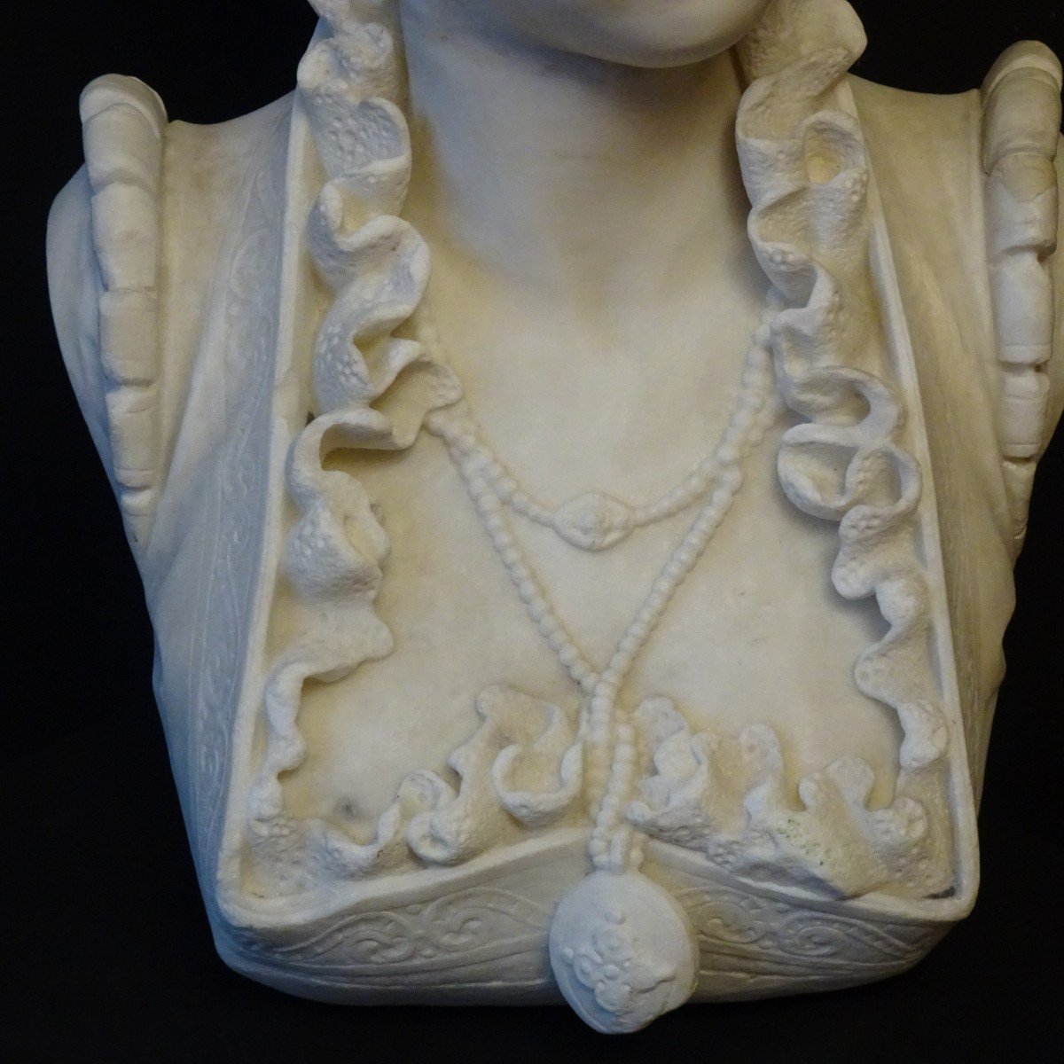 Bust Of A Noble Woman In Carrara Marble 19th Century-photo-3