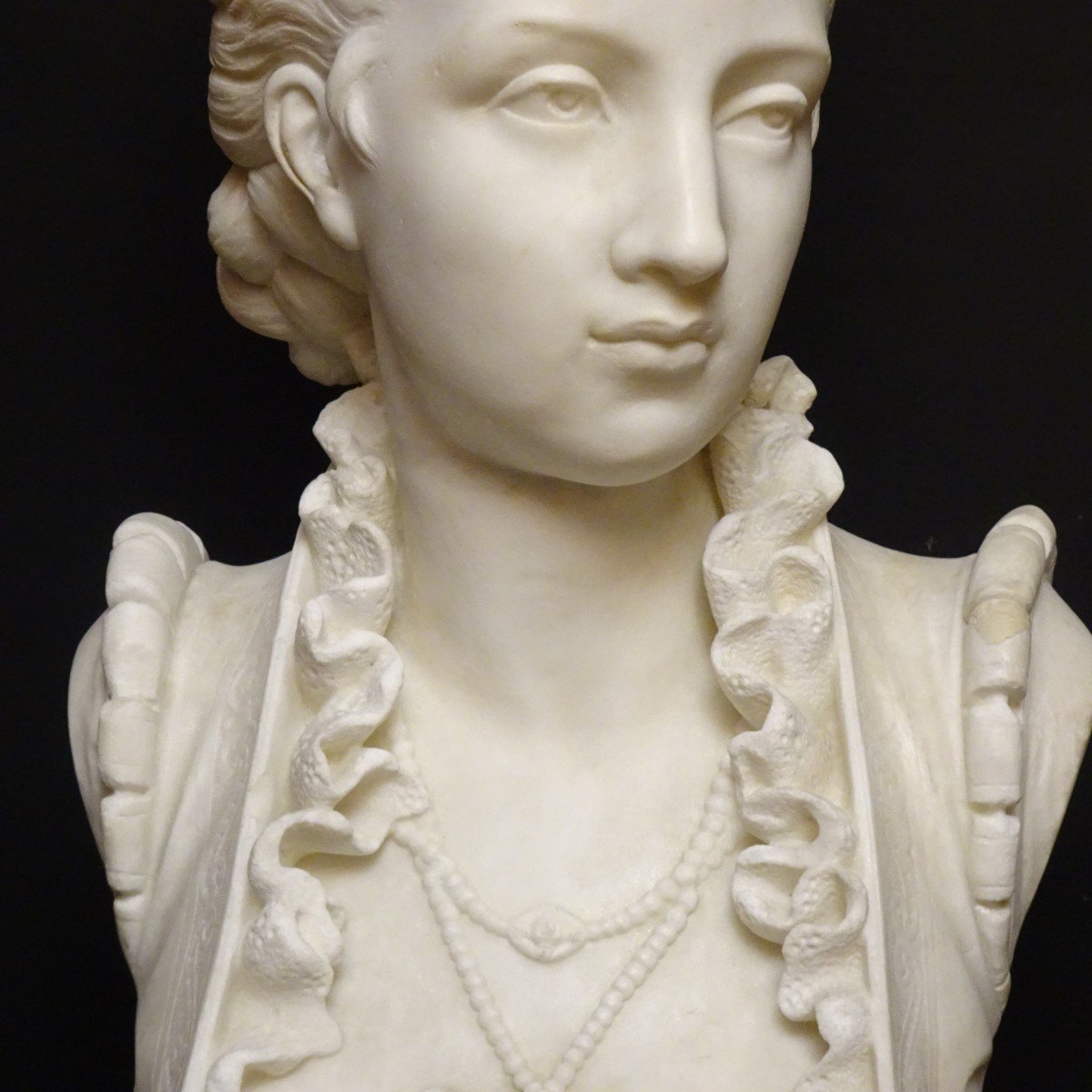 Bust Of A Noble Woman In Carrara Marble 19th Century-photo-1