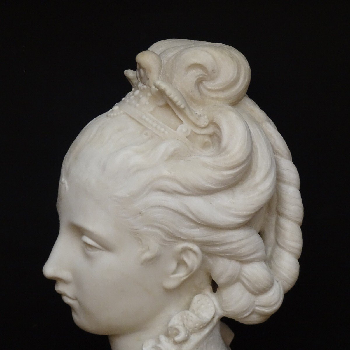 Bust Of A Noble Woman In Carrara Marble 19th Century-photo-3