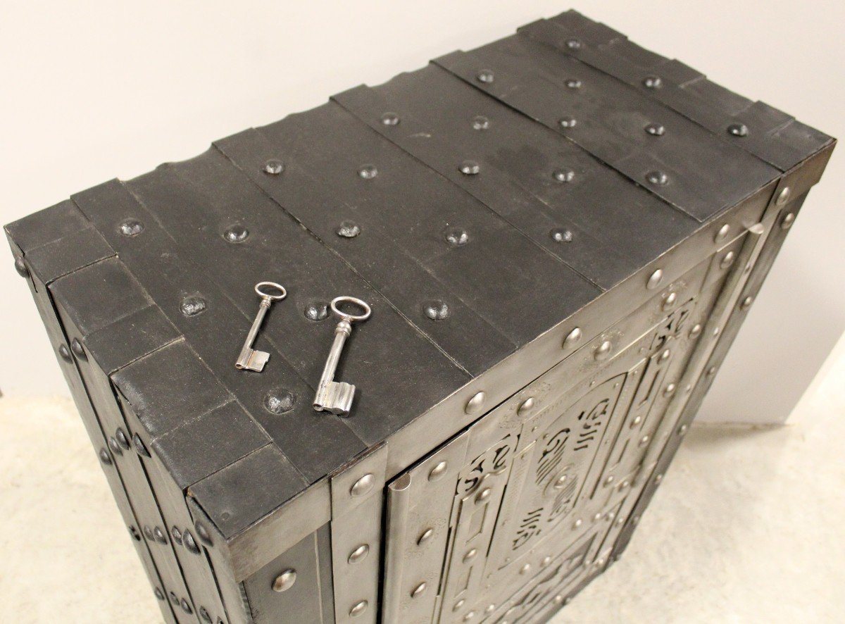 Antique Studded Safe Strongbox – Italy 19th-photo-7