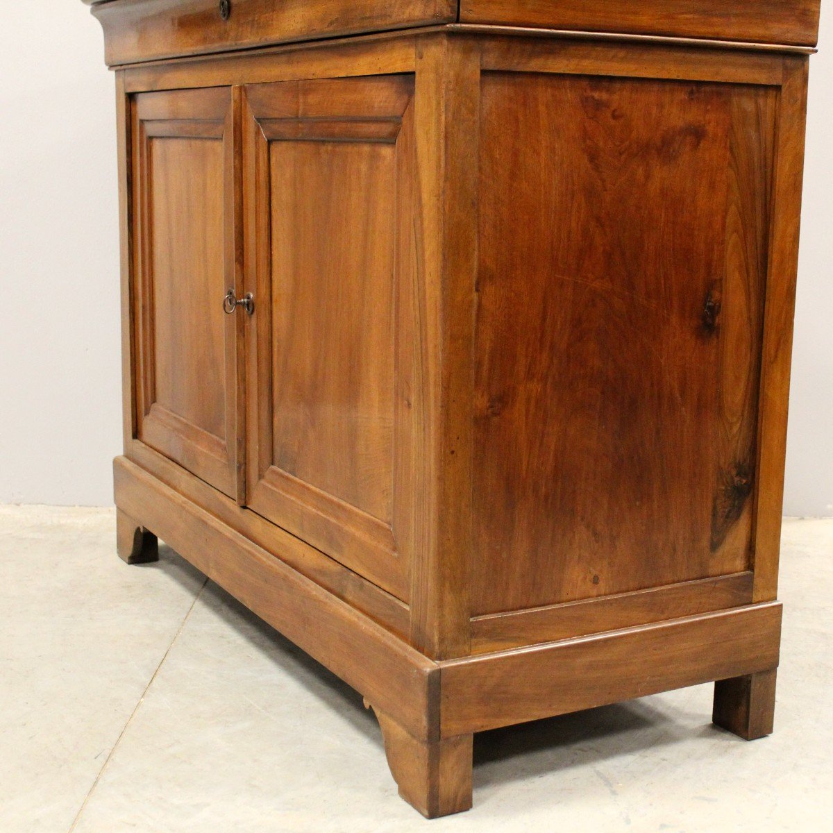 Antique Louis Philippe Sideboard Dresser Cabinet Cupboard Buffet In Walnut – 19th-photo-6