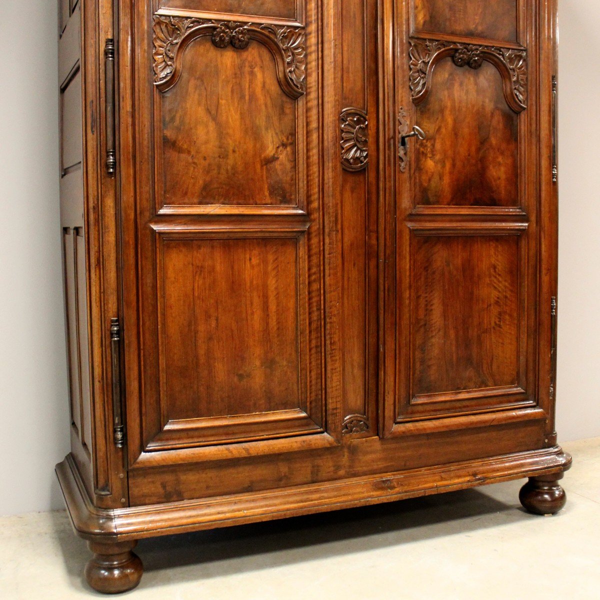 Antique Regency Cabinet Wardrobe In Walnut - 18th-photo-5