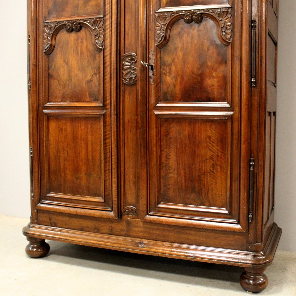 Antique Regency Cabinet Wardrobe In Walnut - 18th-photo-6