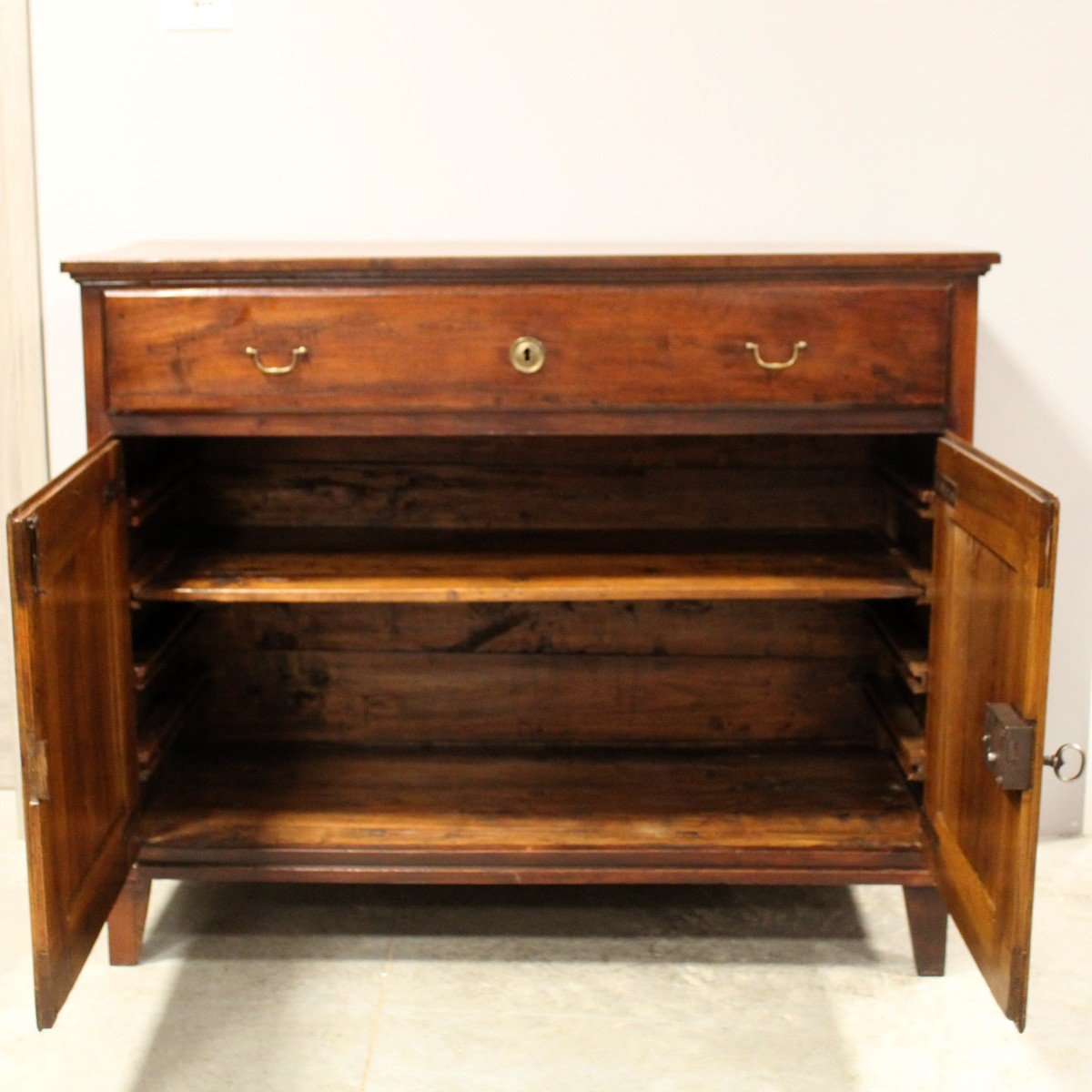 Antique Directoire Sideboard Dresser Cabinet Cupboard Buffet In Walnut – Italy 18th-photo-2