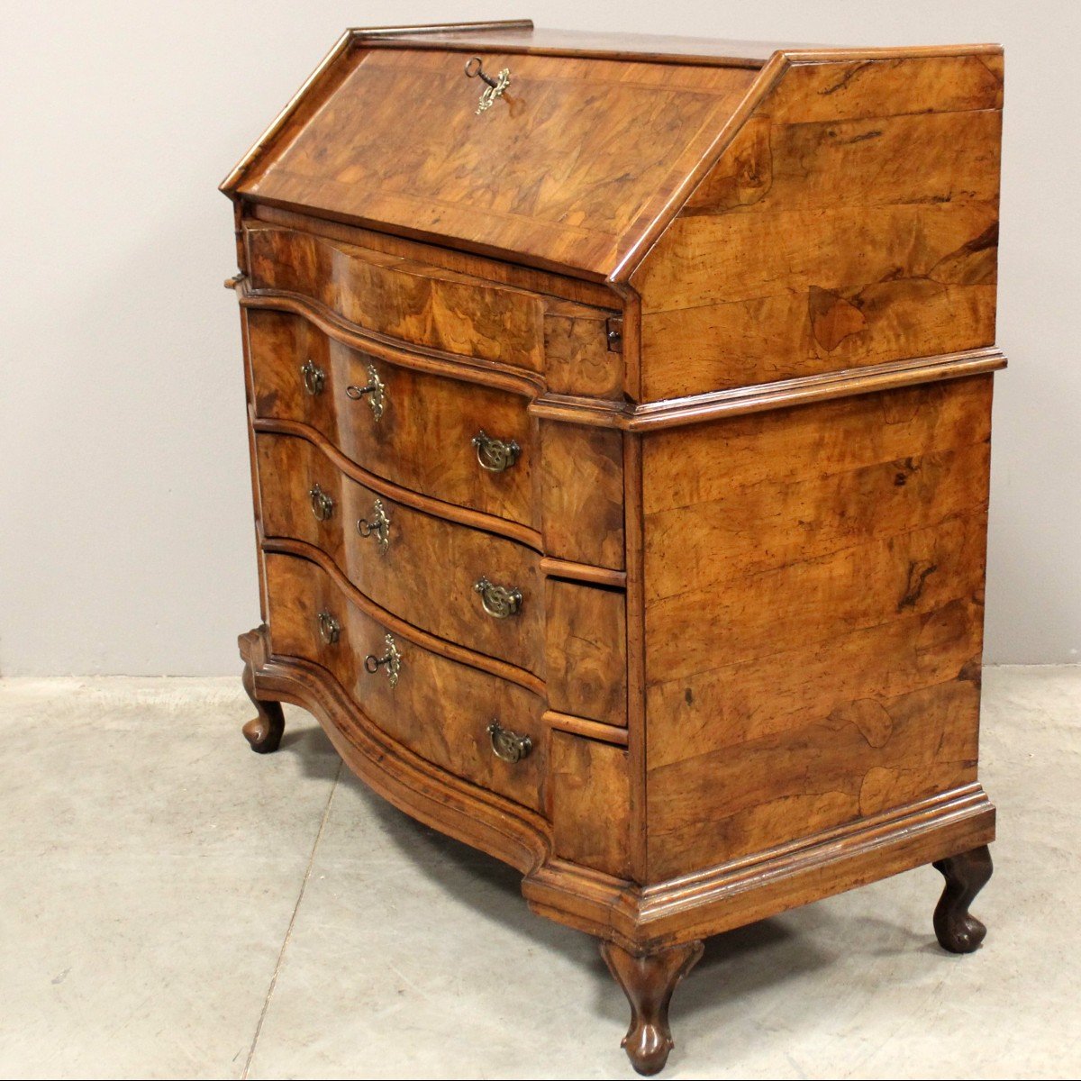 Ancien Bureau de Pente à rabat d'époque Louis XV en noyer - Italie 18ème-photo-4