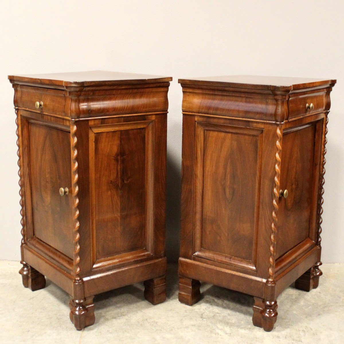 Antique Pair Of Louis Philippe Bedsides Nightstands Tables In Walnut - Italy 19th-photo-2