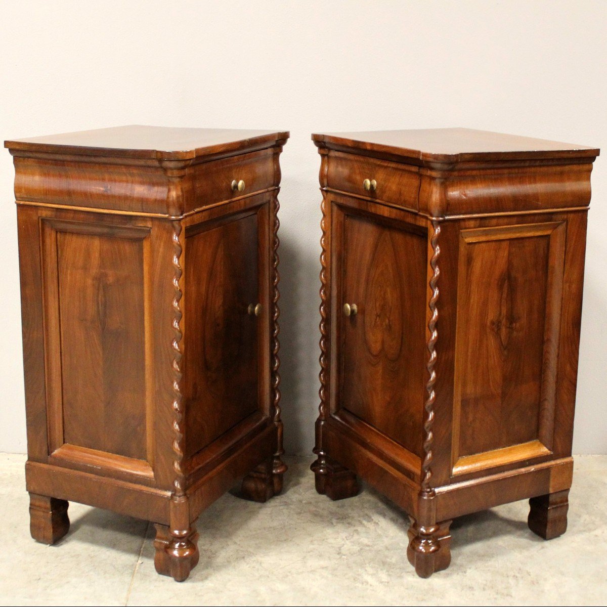 Antique Pair Of Louis Philippe Bedsides Nightstands Tables In Walnut - Italy 19th-photo-3