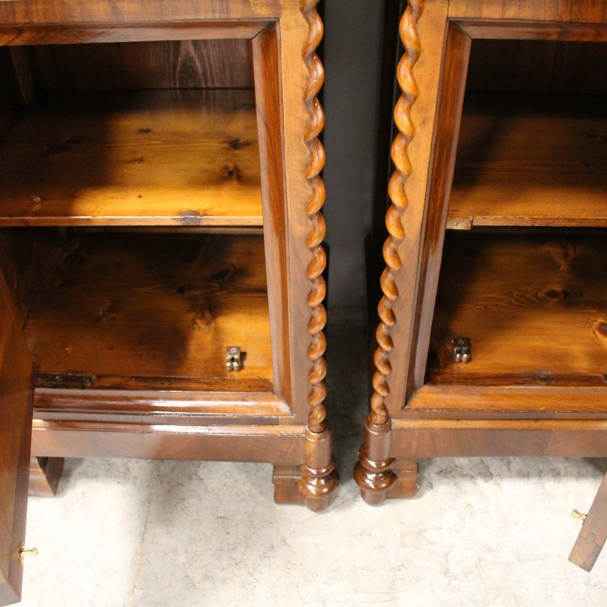 Antique Pair Of Louis Philippe Bedsides Nightstands Tables In Walnut - Italy 19th-photo-7