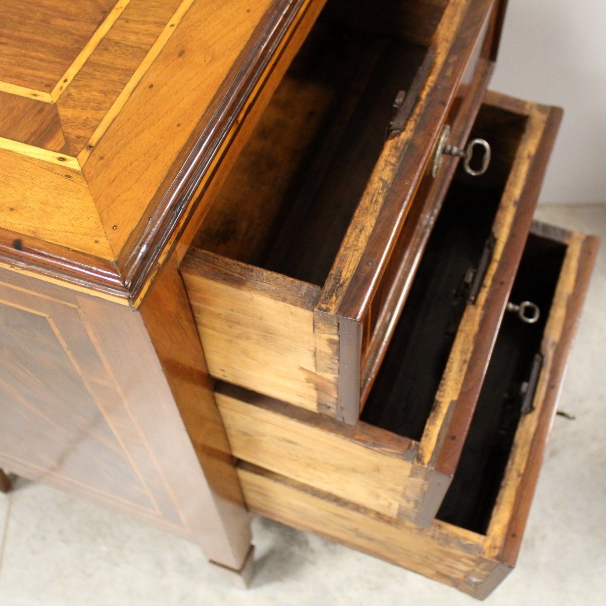 Ancien Chiffonnière Commode d'époque Louis XVI en noyer et marqueterie - Italie 18ème-photo-7