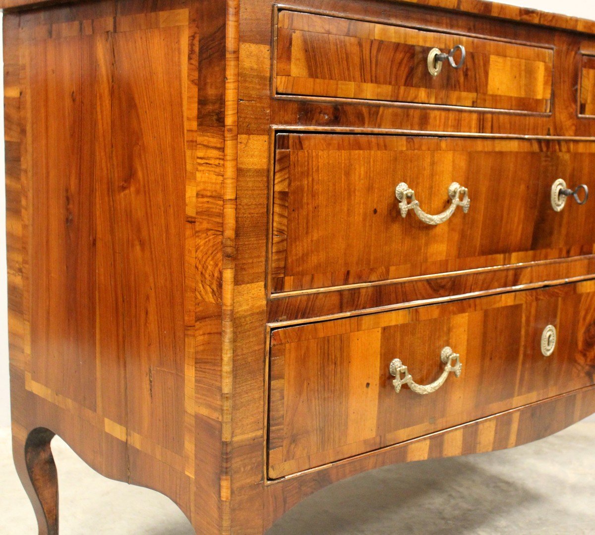 Antique Louis XV Chest Of Drawers In Walnut And Marquetry - Italy 18th-photo-5