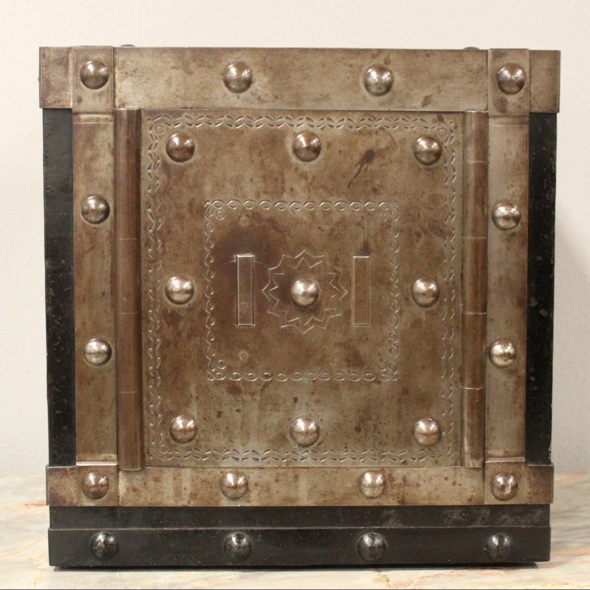 Antique Studded Safe Strongbox – Italy 19th-photo-3