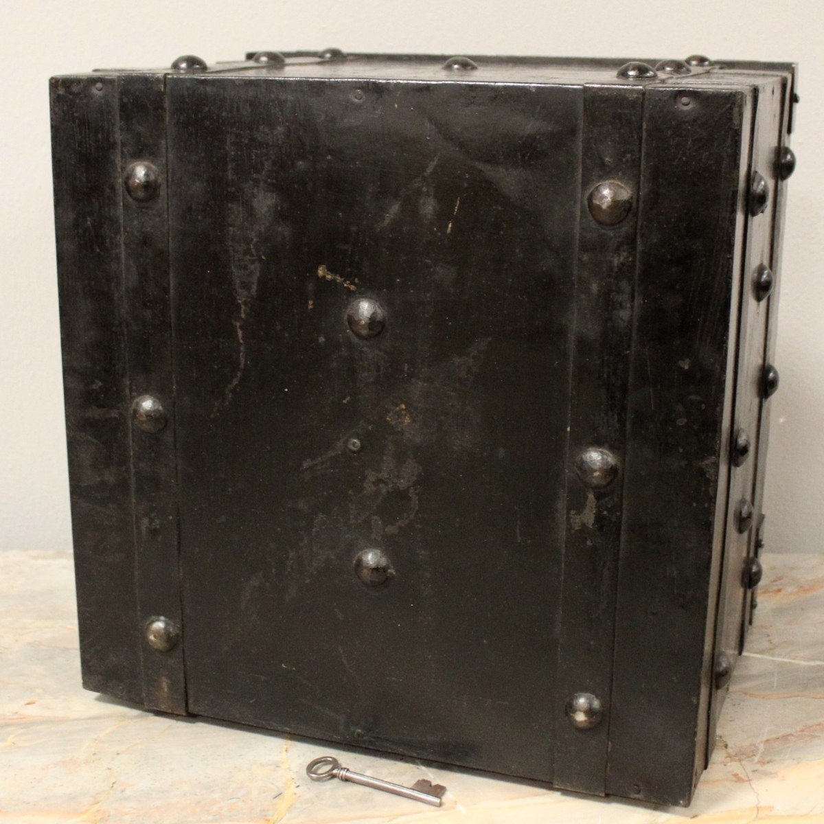 Antique Studded Safe Strongbox – Italy 19th-photo-5