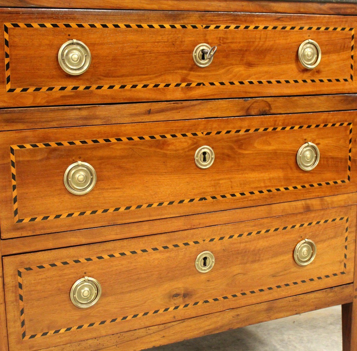 Ancien Commode d'époque Louis XVI en noyer et marqueterie - 18ème-photo-2