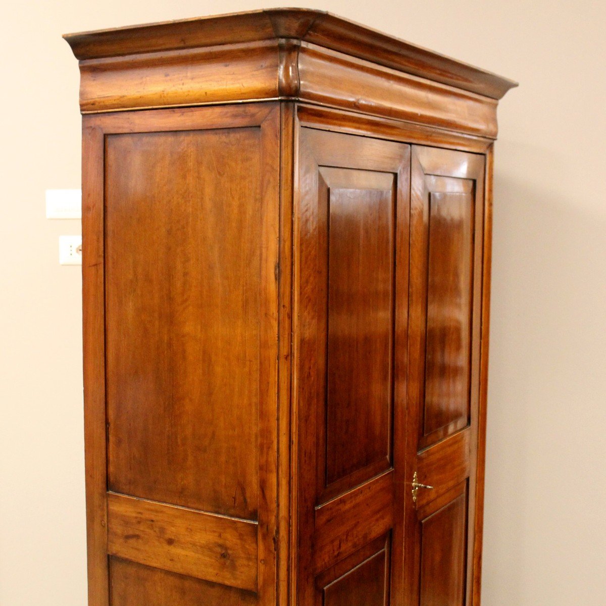 Antique Louis Philippe Cabinet Wardrobe In Walnut - Italy 19th-photo-1