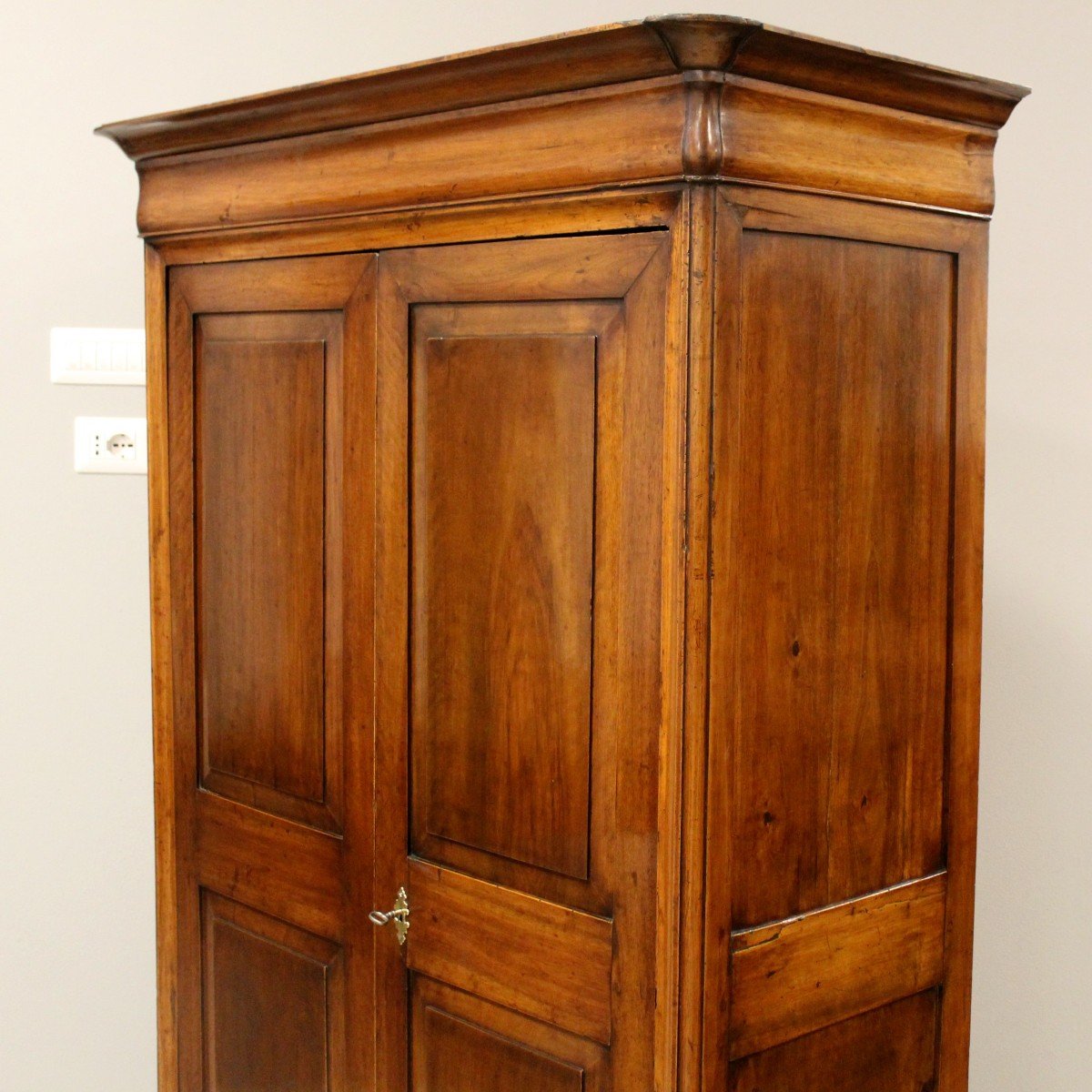 Antique Louis Philippe Cabinet Wardrobe In Walnut - Italy 19th-photo-2