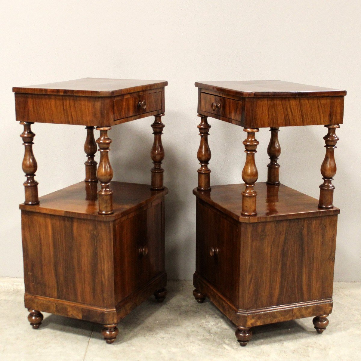 Antique Pair Of Louis Philippe Bedsides Nightstands Tables In Walnut - Italy 19th-photo-2