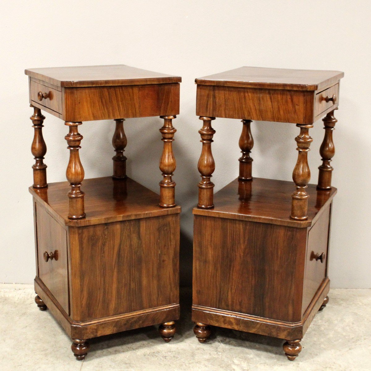 Antique Pair Of Louis Philippe Bedsides Nightstands Tables In Walnut - Italy 19th-photo-3