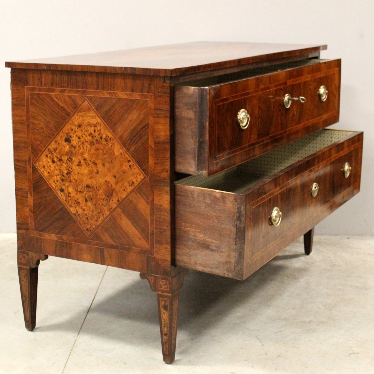 Antique Louis XVI Chest Of Drawers In Walnut And Marquetry - Italy 18th-photo-1