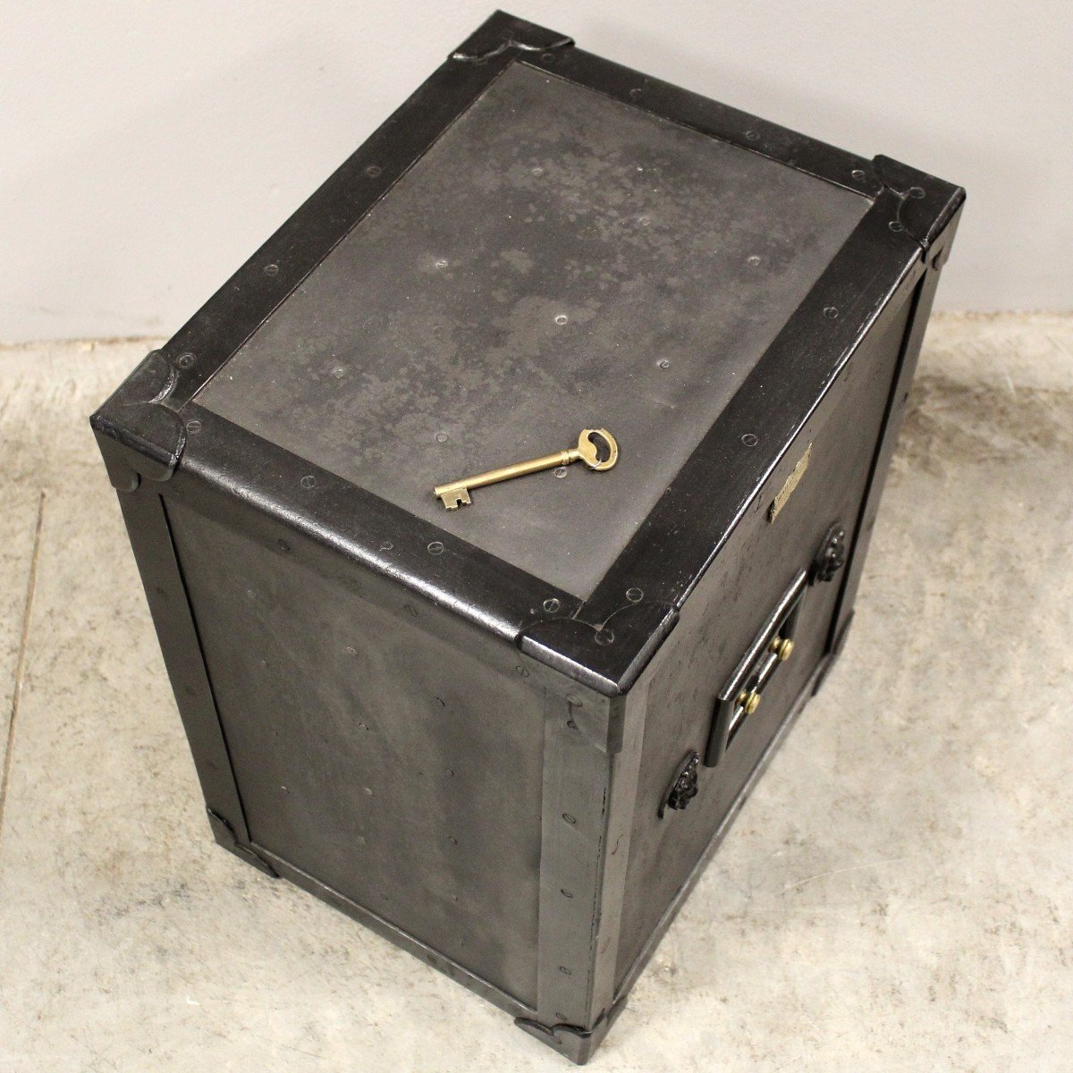 Antique Safe Strongbox-photo-1