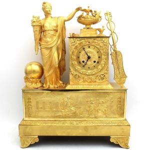 Ancien horloge pendule d'époque Restauration en bronze doré (H.50) - 19ème