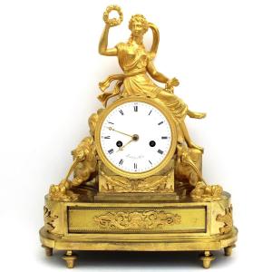 Ancien horloge pendule d'époque Directoire en bronze doré - 18ème signé