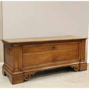 Antique Chest In Walnut - Italy 18th