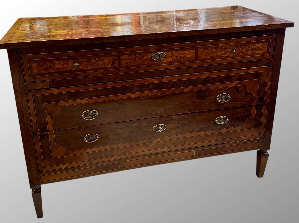 Louis XVI Chest Of Drawers In Veneered And Threaded Walnut-photo-1