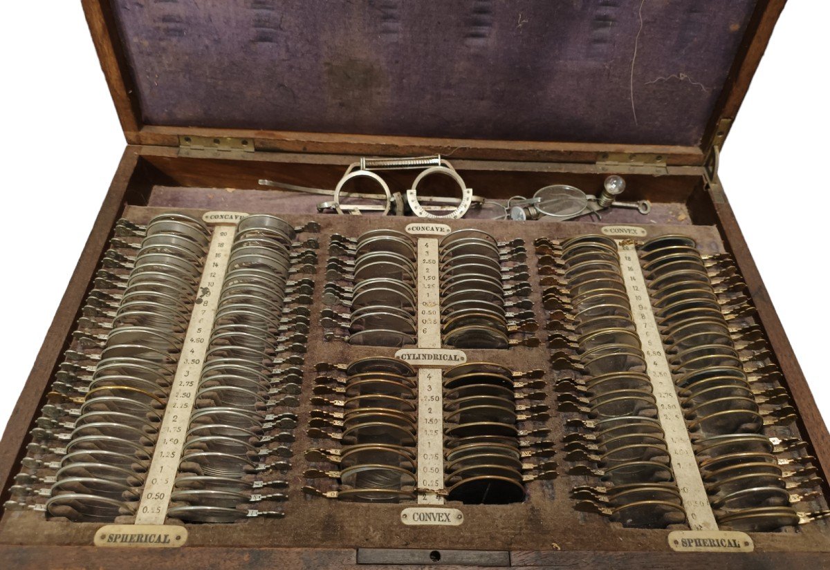 Ancienne Coffret d'Opticien Avec Lentilles Et Divers Outils. Angleterre, Fin Du XIXe Siècle.-photo-3